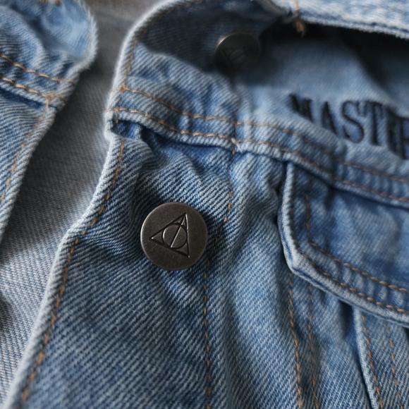 HOT TOPIC Harry Potter Deathly Hallows Crop Denim Jacket Size L - Picture 7 of 12
